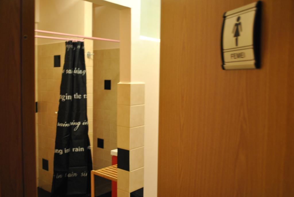 Vogue Hostel Bucureşti Cameră foto